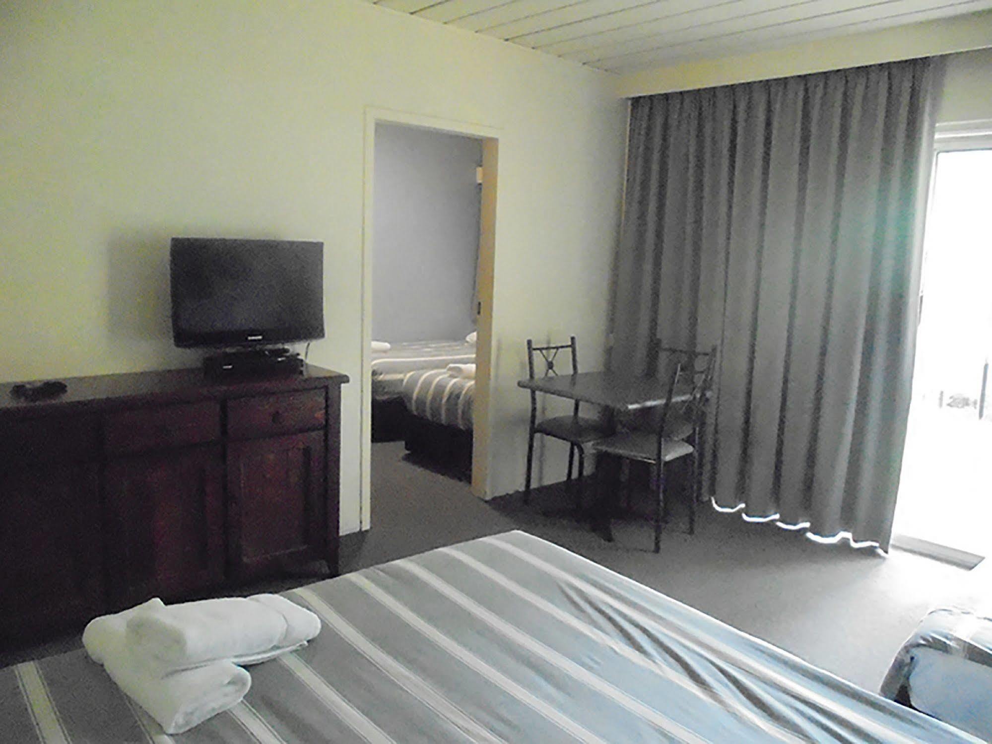 Riverbank Park Motel Bright Ngoại thất bức ảnh